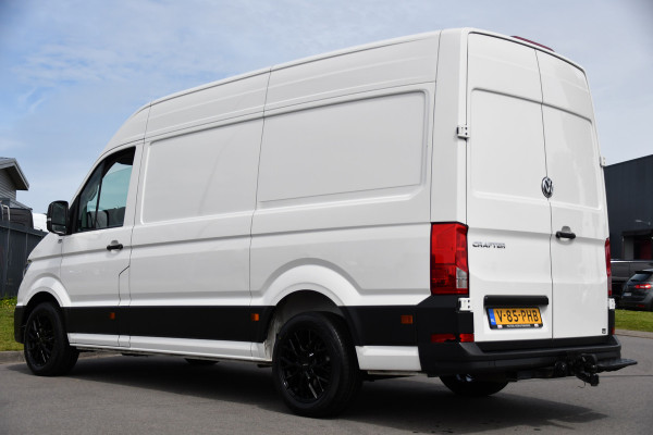 Volkswagen Crafter 35 2.0 TDI L3H3 PB Edition Camera, Cruise, Carplay, Carplay, Sensoren, geveerde stoel, Trekhaak, 140pk, Automaat, Multimedia, Uniek!