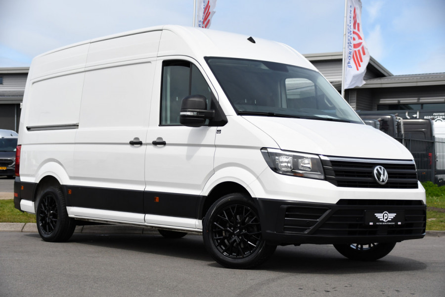 Volkswagen Crafter 35 2.0 TDI L3H3 PB Edition Camera, Cruise, Carplay, Carplay, Sensoren, geveerde stoel, Trekhaak, 140pk, Automaat, Multimedia, Uniek!