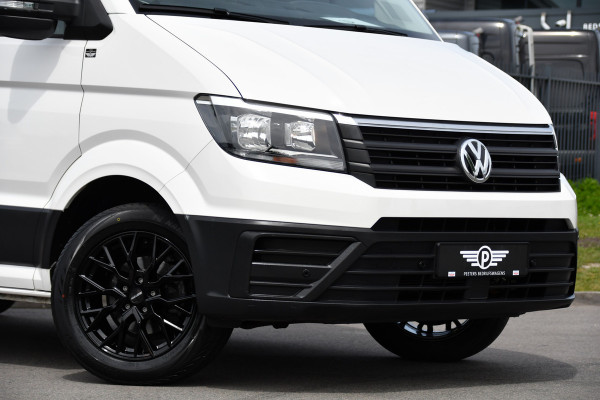 Volkswagen Crafter 35 2.0 TDI L3H3 PB Edition Camera, Cruise, Carplay, Carplay, Sensoren, geveerde stoel, Trekhaak, 140pk, Automaat, Multimedia, Uniek!