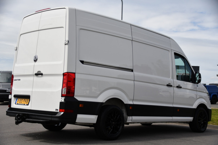 Volkswagen Crafter 35 2.0 TDI L3H3 PB Edition Camera, Cruise, Carplay, Carplay, Sensoren, geveerde stoel, Trekhaak, 140pk, Automaat, Multimedia, Uniek!