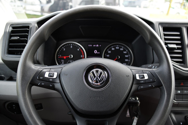 Volkswagen Crafter 35 2.0 TDI L3H3 PB Edition Camera, Cruise, Carplay, Carplay, Sensoren, geveerde stoel, Trekhaak, 140pk, Automaat, Multimedia, Uniek!