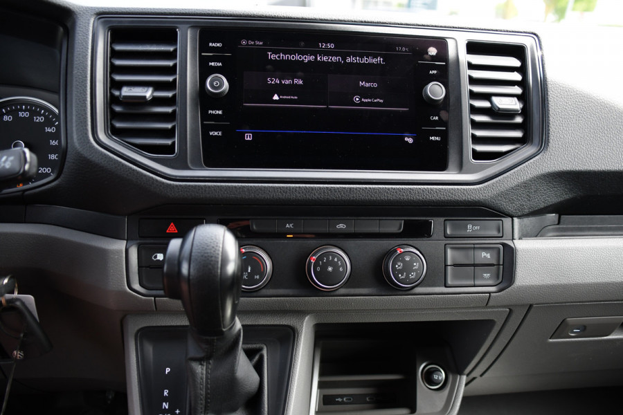 Volkswagen Crafter 35 2.0 TDI L3H3 PB Edition Camera, Cruise, Carplay, Carplay, Sensoren, geveerde stoel, Trekhaak, 140pk, Automaat, Multimedia, Uniek!