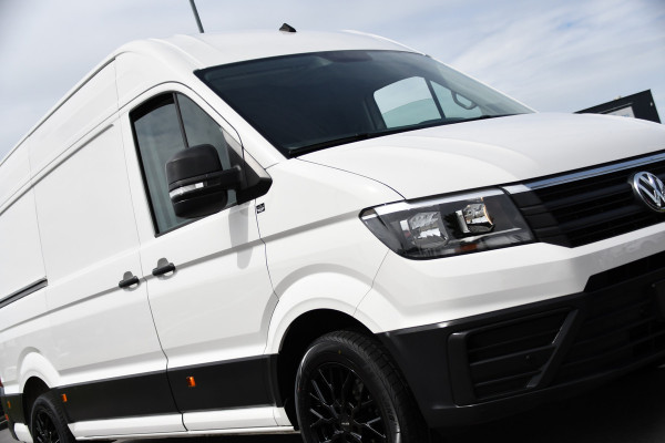 Volkswagen Crafter 35 2.0 TDI L3H3 PB Edition Camera, Cruise, Carplay, Carplay, Sensoren, geveerde stoel, Trekhaak, 140pk, Automaat, Multimedia, Uniek!
