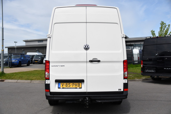 Volkswagen Crafter 35 2.0 TDI L3H3 PB Edition Camera, Cruise, Carplay, Carplay, Sensoren, geveerde stoel, Trekhaak, 140pk, Automaat, Multimedia, Uniek!