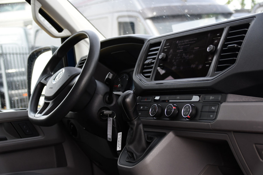 Volkswagen Crafter 35 2.0 TDI L3H2 PB Edition Cruise, Carplay, LED, Multimedia, Sensoren, Voorruit verwarming, 140pk, Automaat, Uniek!