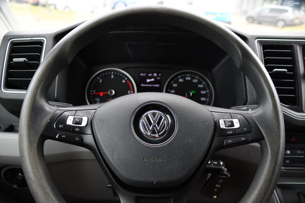 Volkswagen Crafter 35 2.0 TDI L3H3 Black Edition Camera, Adaptieve Cruise, Carplay, LED, Trekhaak, Voorruitverwarming, Sensoren, 177pk, Automaat, Uniek!