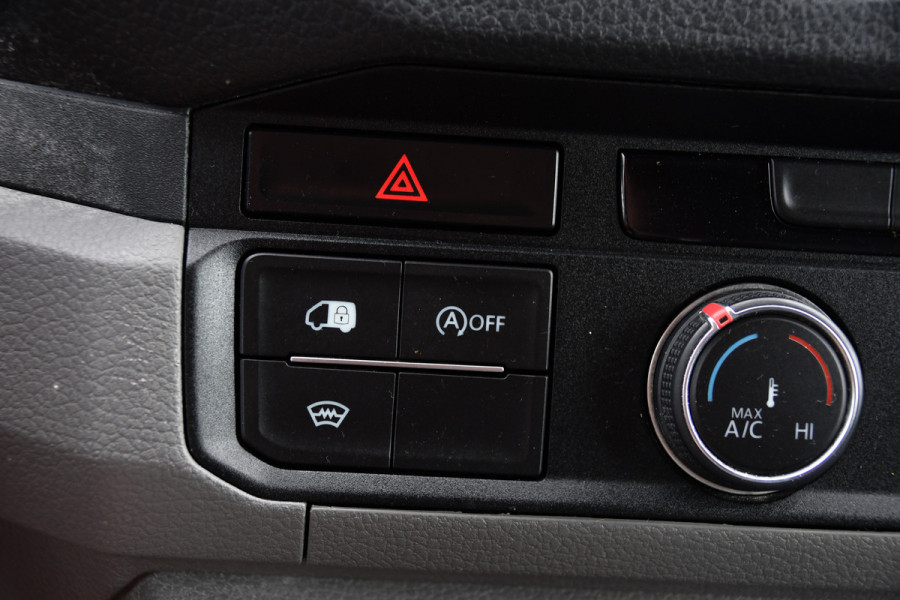 Volkswagen Crafter 35 2.0 TDI L3H3 Black Edition Camera, Adaptieve Cruise, Carplay, LED, Trekhaak, Voorruitverwarming, Sensoren, 177pk, Automaat, Uniek!