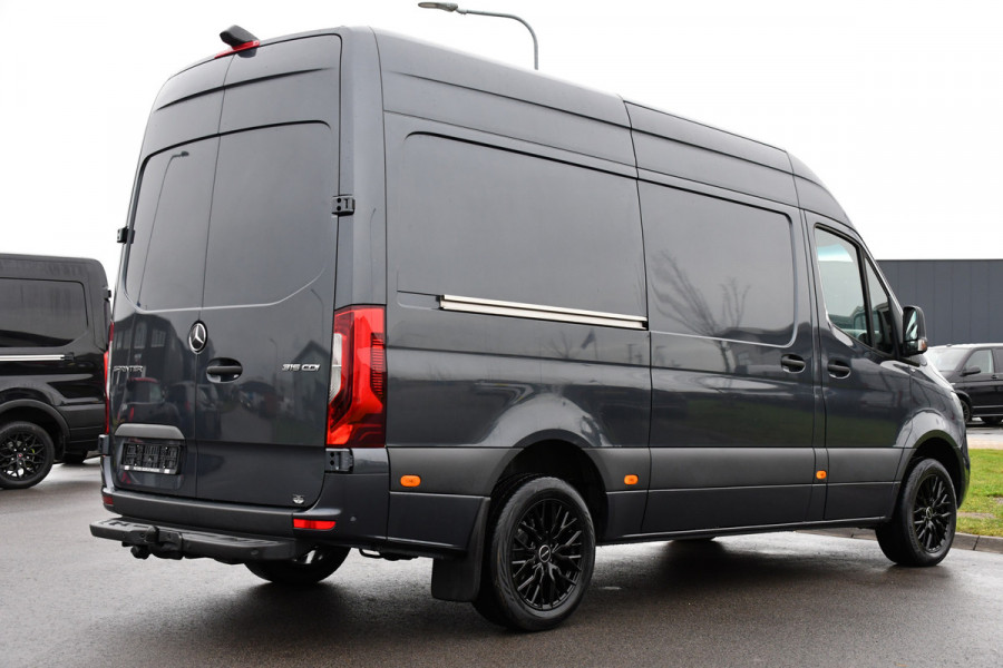Mercedes-Benz Sprinter 315 1.9 CDI L2H2 RWD PB Edition Camera, Carplay, LED, 3500kg Trekhaak, Mbux, 150pk, Automaat, Clima, Stoelverwarming, Uniek!