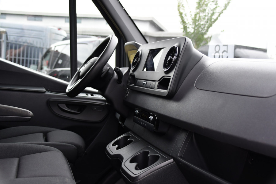 Mercedes-Benz Sprinter 315 1.9 CDI L2H2 RWD PB Edition Camera, Carplay, LED, 3500kg Trekhaak, Mbux, 150pk, Automaat, Clima, Stoelverwarming, Uniek!
