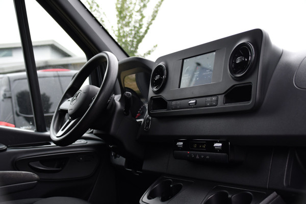Mercedes-Benz Sprinter 315 1.9 CDI L2H2 RWD PB Edition Camera, Carplay, LED, 3500kg Trekhaak, Mbux, 150pk, Automaat, Clima, Stoelverwarming, Uniek!