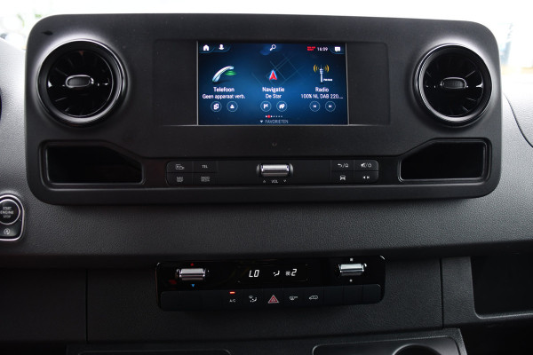 Mercedes-Benz Sprinter 315 1.9 CDI L2H2 RWD PB Edition Camera, Carplay, LED, 3500kg Trekhaak, Mbux, 150pk, Automaat, Clima, Stoelverwarming, Uniek!
