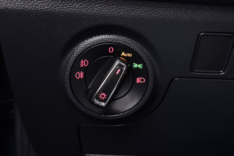 Seat Ibiza 1.0 TSI FR Business Intense (PANORAMADAK, DIGITALE COCKPIT, LED, NAVI, CAMERA, CARPLAY)