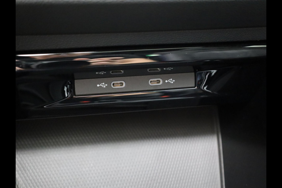Volkswagen Golf 1.5 eTSI R-Line Edition | Pano | Keyless | Trekhaak wegkl. | IQ Light | Head Up | Harman/Kardon | Prijs Rijklaar!!