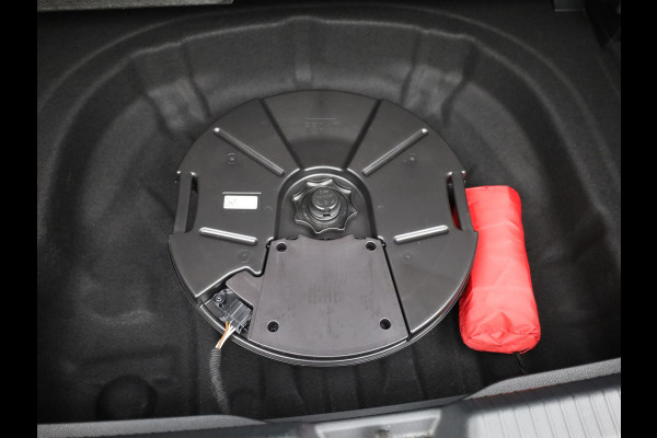 Volkswagen Golf 1.5 eTSI R-Line Edition | Pano | Keyless | Trekhaak wegkl. | IQ Light | Head Up | Harman/Kardon | Prijs Rijklaar!!