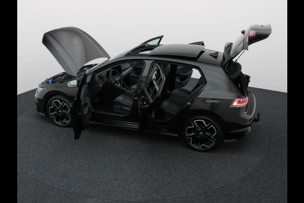 Volkswagen Golf 1.5 eTSI R-Line Edition | Pano | Keyless | Trekhaak wegkl. | IQ Light | Head Up | Harman/Kardon | Prijs Rijklaar!!