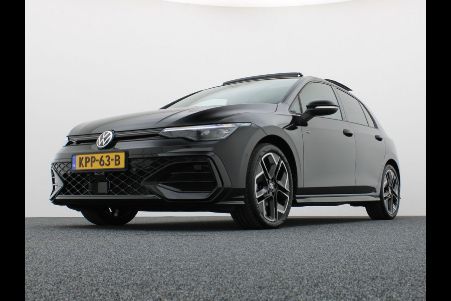 Volkswagen Golf 1.5 eTSI R-Line Edition | Pano | Keyless | Trekhaak wegkl. | IQ Light | Head Up | Harman/Kardon | Prijs Rijklaar!!