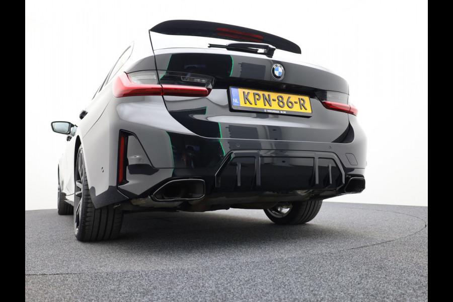 BMW 3 Serie Touring M340i xDrive | Pano | Keyless | Memory | Trekhaak | Laser | Head Up | 19'' | Prijs Rijklaar!!