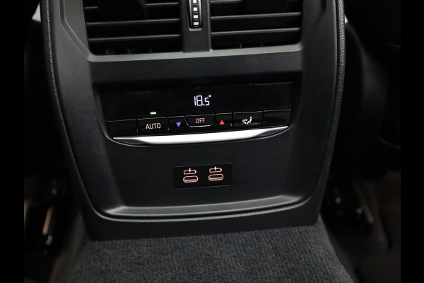 BMW 3 Serie Touring M340i xDrive | Pano | Keyless | Memory | Trekhaak | Laser | Head Up | 19'' | Prijs Rijklaar!!