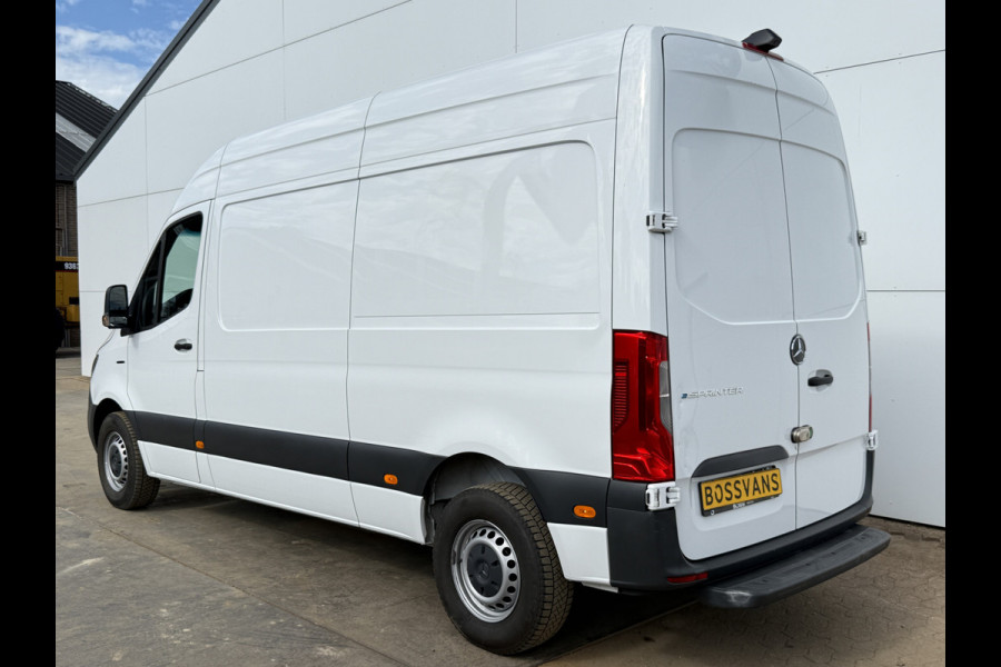 Mercedes-Benz eSprinter 312 55 kWh L2H2 Elektrisch 145km WLTP 92,6% (SOH) 80kw Snelladen Climate Control Camera