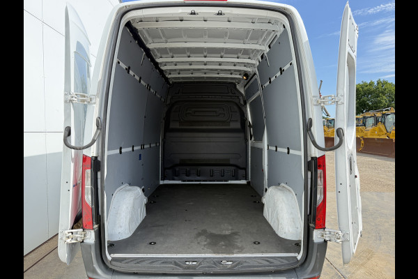Mercedes-Benz eSprinter 312 55 kWh L2H2 Elektrisch 145km WLTP 92,6% (SOH) 80kw Snelladen Climate Control Camera