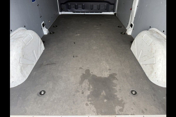 Mercedes-Benz eSprinter 312 55 kWh L2H2 Elektrisch 145km WLTP 92,6% (SOH) 80kw Snelladen Climate Control Camera
