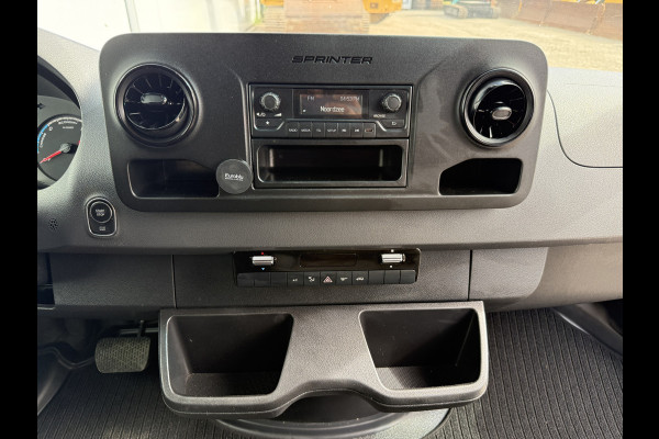 Mercedes-Benz eSprinter 312 55 kWh L2H2 Elektrisch 145km WLTP 92,6% (SOH) 80kw Snelladen Climate Control Camera