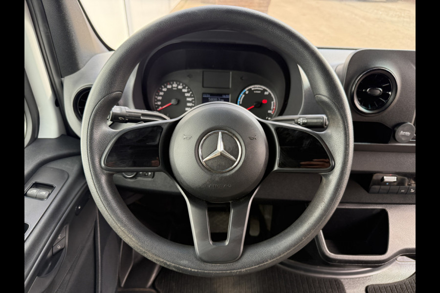 Mercedes-Benz eSprinter 312 55 kWh L2H2 Elektrisch 145km WLTP 92,6% (SOH) 80kw Snelladen Climate Control Camera