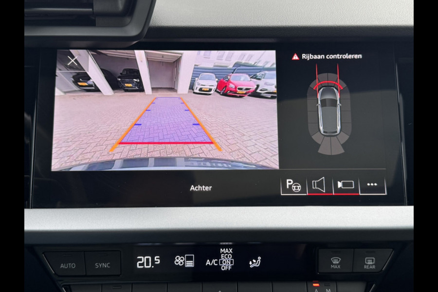 Audi A3 SPORTBACK 30 TFSI S-Line edition Automaat Achteruitrijcamera Navi Carplay All-Seasonbanden Clima S-line binnen en buiten