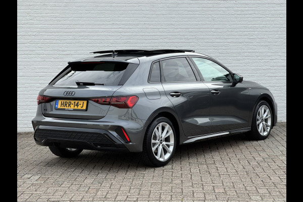 Audi A3 SPORTBACK 30 TFSI S-Line edition Automaat Achteruitrijcamera Navi Carplay All-Seasonbanden Clima S-line binnen en buiten