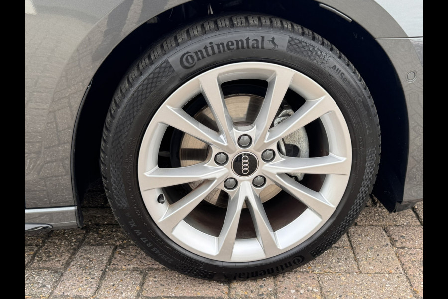 Audi A3 SPORTBACK 30 TFSI S-Line edition Automaat Achteruitrijcamera Navi Carplay All-Seasonbanden Clima S-line binnen en buiten