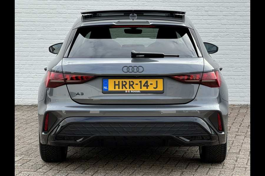 Audi A3 SPORTBACK 30 TFSI S-Line edition Automaat Achteruitrijcamera Navi Carplay All-Seasonbanden Clima S-line binnen en buiten
