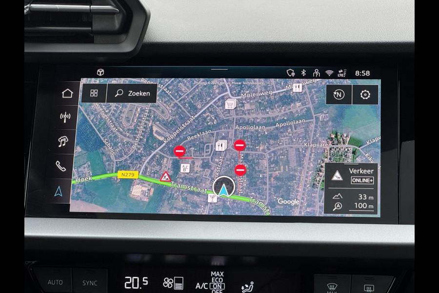 Audi A3 SPORTBACK 30 TFSI S-Line edition Automaat Achteruitrijcamera Navi Carplay All-Seasonbanden Clima S-line binnen en buiten
