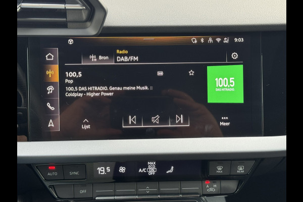 Audi A3 SPORTBACK 30 TFSI S-Line edition Automaat Achteruitrijcamera Navi Carplay All-Seasonbanden Clima S-line binnen en buiten