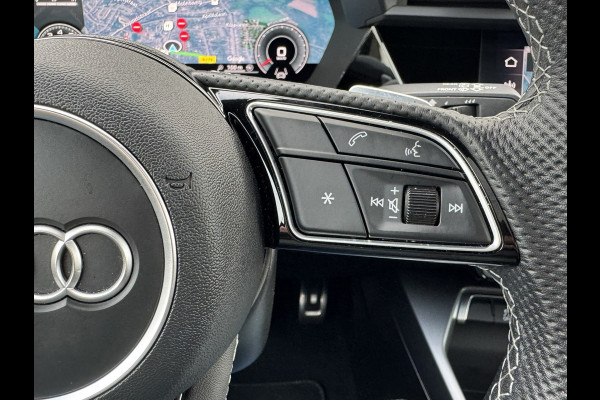 Audi A3 SPORTBACK 30 TFSI S-Line edition Automaat Achteruitrijcamera Navi Carplay All-Seasonbanden Clima S-line binnen en buiten