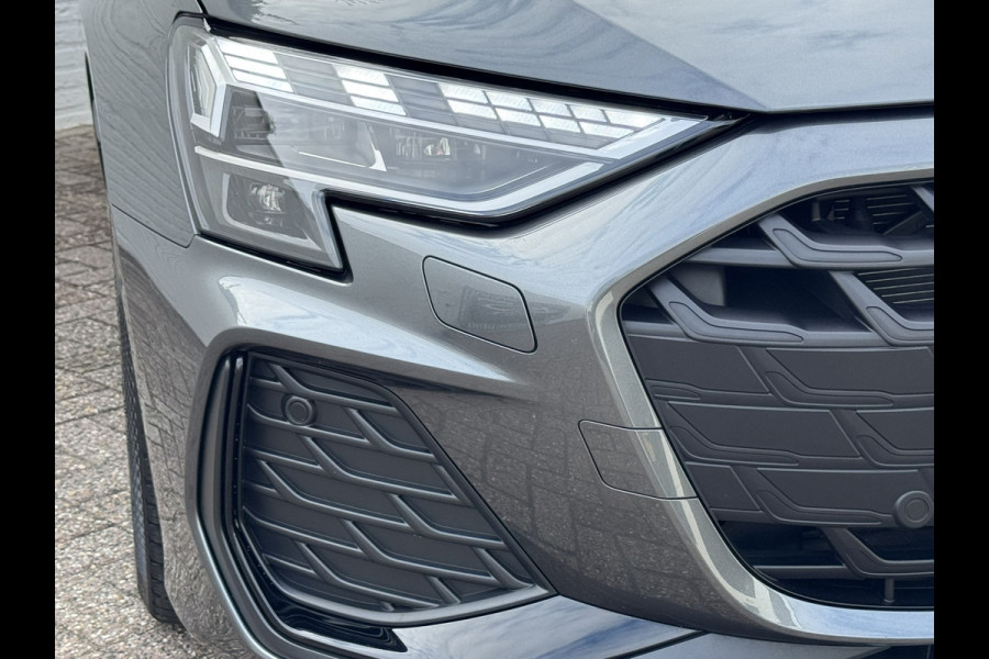 Audi A3 SPORTBACK 30 TFSI S-Line edition Automaat Achteruitrijcamera Navi Carplay All-Seasonbanden Clima S-line binnen en buiten