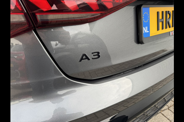 Audi A3 SPORTBACK 30 TFSI S-Line edition Automaat Achteruitrijcamera Navi Carplay All-Seasonbanden Clima S-line binnen en buiten