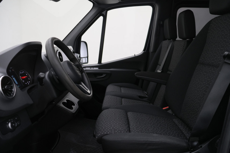Mercedes-Benz Sprinter 315 CDI L2H2 DC 6-Zits, Camera, Cruise, Apple Carplay, LED, Chauffersstoel, PDC, 18''