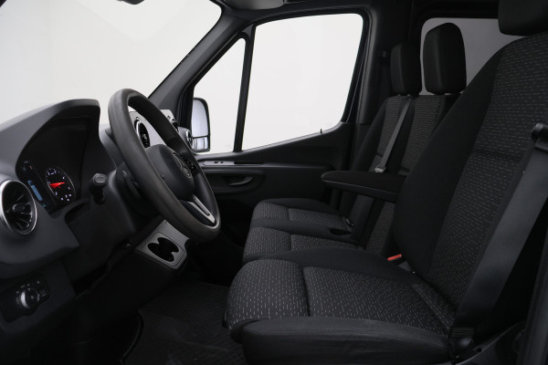 Mercedes-Benz Sprinter 315 CDI L2H2 DC 6-Zits, Camera, Cruise, Apple Carplay, LED, Chauffersstoel, PDC, 18''