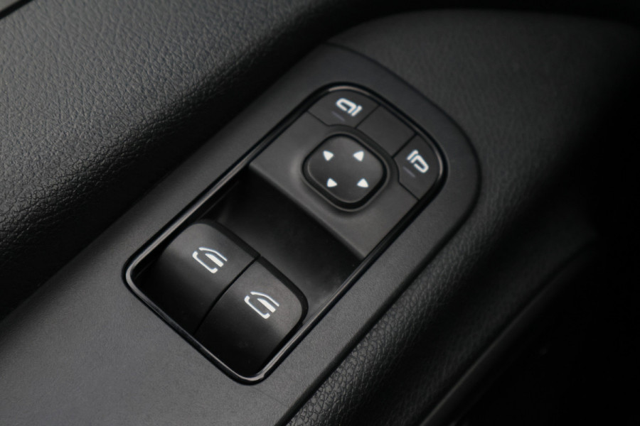 Mercedes-Benz Sprinter 315 CDI L2H2 DC 6-Zits, Camera, Cruise, Apple Carplay, LED, Chauffersstoel, PDC, 18''