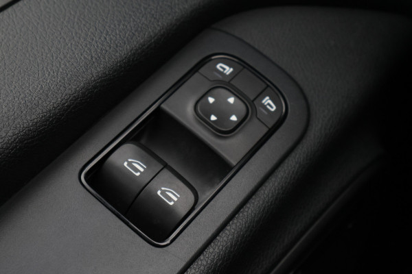 Mercedes-Benz Sprinter 315 CDI L2H2 DC 6-Zits, Camera, Cruise, Apple Carplay, LED, Chauffersstoel, PDC, 18''