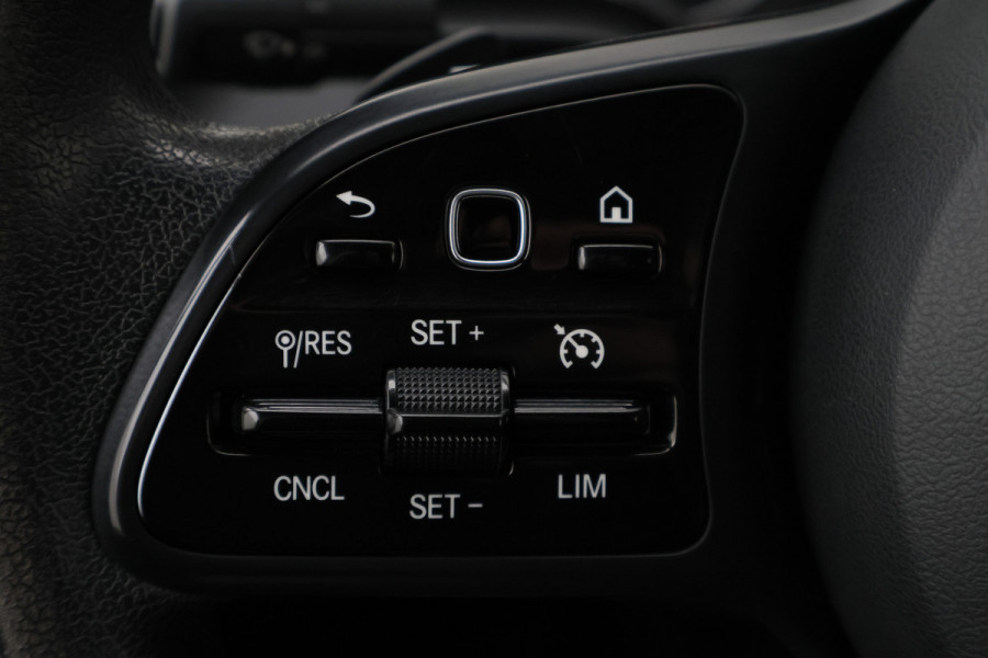 Mercedes-Benz Sprinter 315 CDI L2H2 DC 6-Zits, Camera, Cruise, Apple Carplay, LED, Chauffersstoel, PDC, 18''