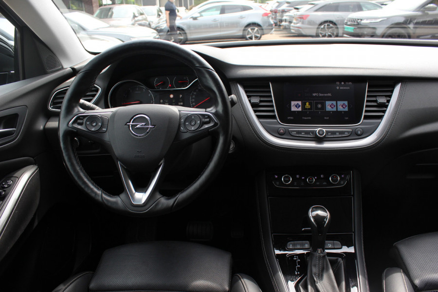 Opel Grandland X 1.2 Turbo Innovation / Trekhaak / Camera / Leder / Keyless / 18'' / CarPlay / Stoelventilatie+Verwarming / Stuurverwarming / DAB / Cruise Control