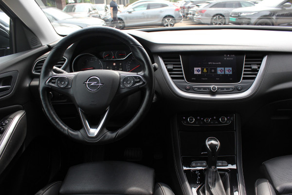 Opel Grandland X 1.2 Turbo Innovation / Trekhaak / Camera / Leder / Keyless / 18'' / CarPlay / Stoelventilatie+Verwarming / Stuurverwarming / DAB / Cruise Control