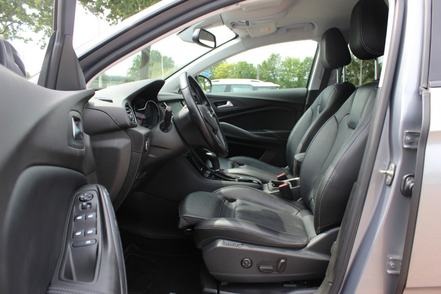 Opel Grandland X 1.2 Turbo Innovation / Trekhaak / Camera / Leder / Keyless / 18'' / CarPlay / Stoelventilatie+Verwarming / Stuurverwarming / DAB / Cruise Control