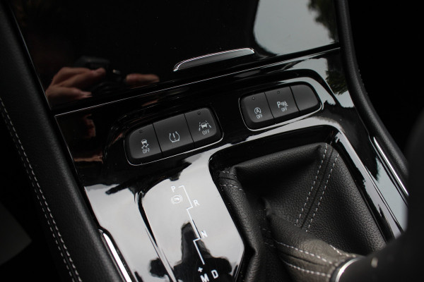 Opel Grandland X 1.2 Turbo Innovation / Trekhaak / Camera / Leder / Keyless / 18'' / CarPlay / Stoelventilatie+Verwarming / Stuurverwarming / DAB / Cruise Control