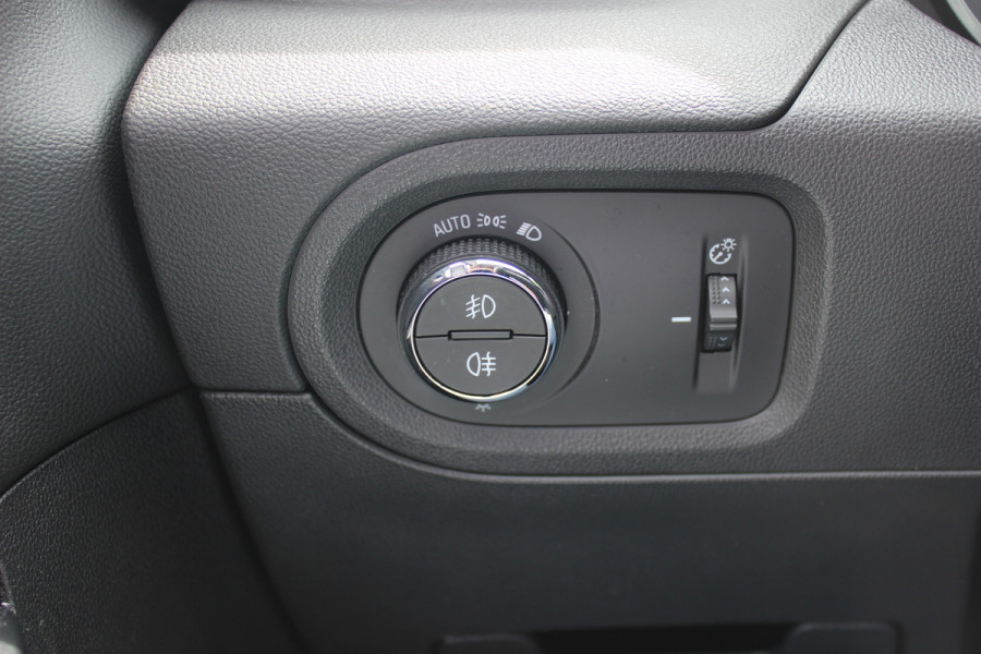 Opel Grandland X 1.2 Turbo Innovation / Trekhaak / Camera / Leder / Keyless / 18'' / CarPlay / Stoelventilatie+Verwarming / Stuurverwarming / DAB / Cruise Control