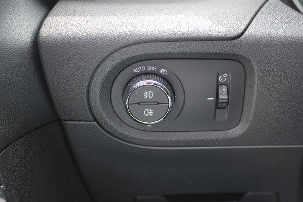 Opel Grandland X 1.2 Turbo Innovation / Trekhaak / Camera / Leder / Keyless / 18'' / CarPlay / Stoelventilatie+Verwarming / Stuurverwarming / DAB / Cruise Control