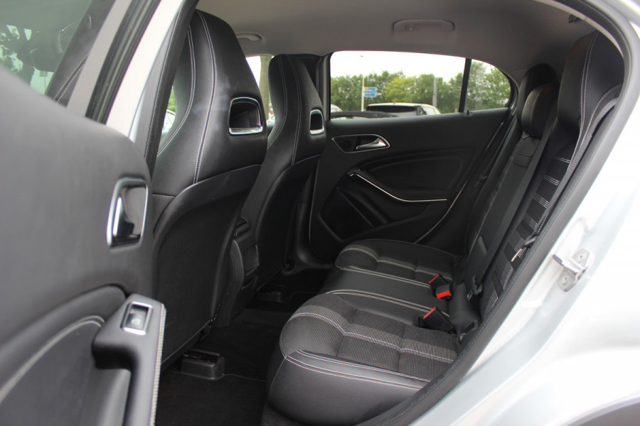 Mercedes-Benz GLA 250 4Matic Premium Plus / Trekhaak / 360Camera / Elektr. Stoelen / 19'' / Navigatie / Carbon intr. / Night / Dodehoek / Cruise Control