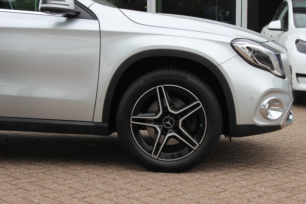 Mercedes-Benz GLA 250 4Matic Premium Plus / Trekhaak / 360Camera / Elektr. Stoelen / 19'' / Navigatie / Carbon intr. / Night / Dodehoek / Cruise Control