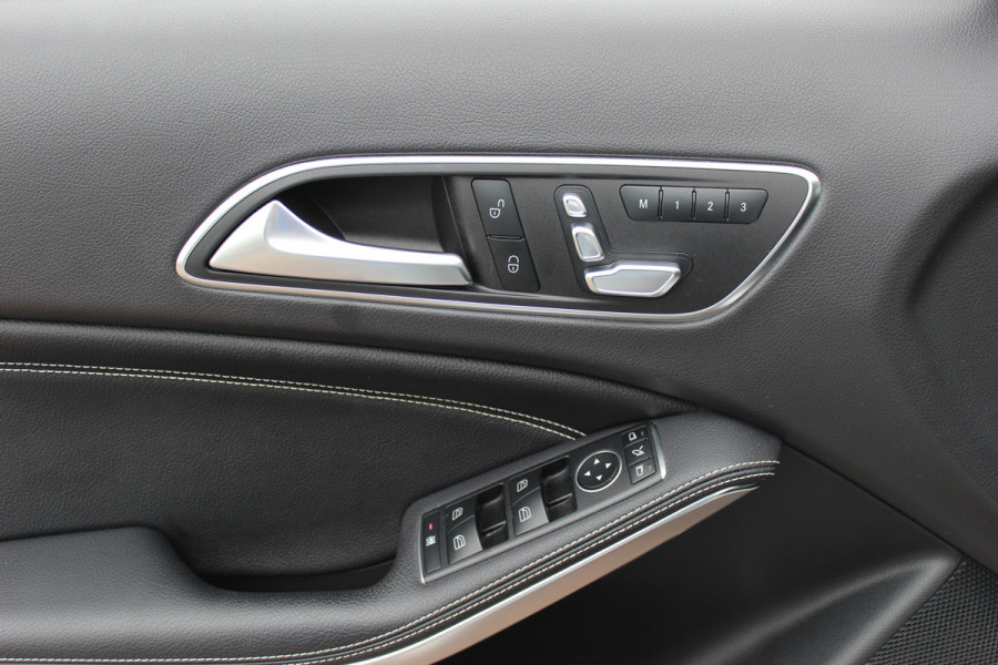 Mercedes-Benz GLA 250 4Matic Premium Plus / Trekhaak / 360Camera / Elektr. Stoelen / 19'' / Navigatie / Carbon intr. / Night / Dodehoek / Cruise Control